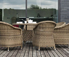 Плетеное кресло Равенна 4SIS из искусственного ротанга, цвет соломенный с серой подушкой