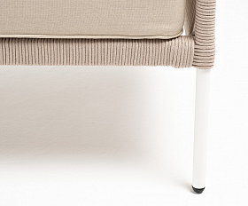 Канны диван 2-местный плетеный из роупа, каркас алюминий белый муар, роуп бежевый круглый, ткань бежевая 15052