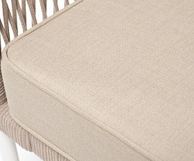 Канны кресло плетеное из роупа, каркас алюминий белый, муар, роуп бежевый круглый, ткань бежевая 035