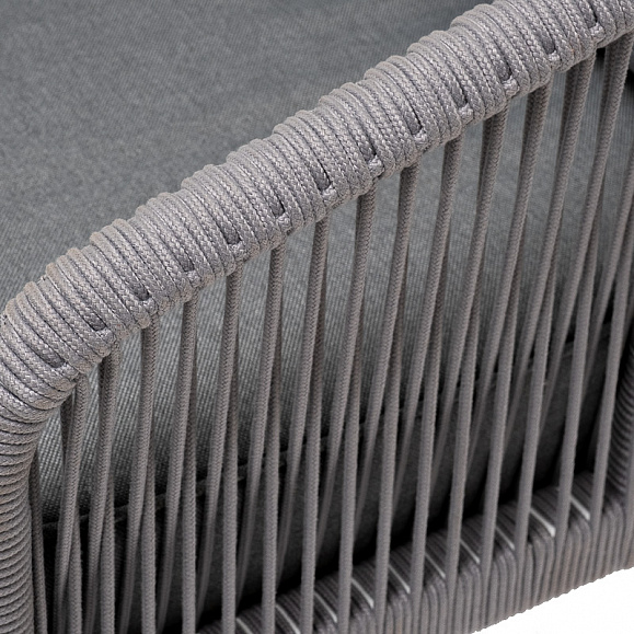 Канны диван 3-местный плетеный из роупа, каркас алюминий белый муар, роуп светло-серый круглый, ткань темно-серая 027 фото 4