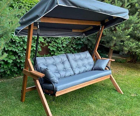 Качели Lyon Royal Family трехместные из лиственницы