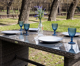 Обеденный стол Fiona Royal Family из искусственного ротанга, цвет серый