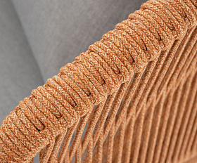 Диван двухместный Милан 4SIS из роупа (веревки), каркас алюминий светло-серый (RAL7035) шагрень, роуп оранжевый меланж круглый, ткань светло-серая