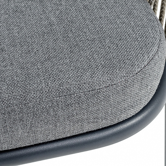 Лион стул плетеный из роупа, каркас из стали темно-серый (RAL7024) муар, роуп серый меланж круглый, ткань серая 017 фото 6