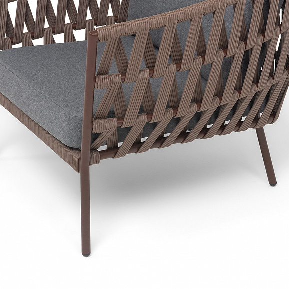 Диего кресло плетеное из роупа, каркас алюминий коричневый (RAL8016) муар, роуп коричневый круглый, ткань темно-серая 027 фото 6