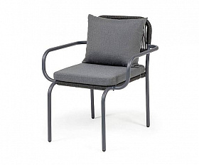 Стул Нуар 4SIS плетеный из роупа, каркас алюминий темно-серый (RAL7024) муар, роуп темно-серый круглый, ткань темно-серая 27