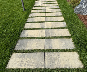 Пошаговая плита для дорожек 600х300х80 мм Серо-белая