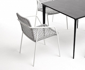 Обеденная группа Малага 4SIS на 4 персоны со стульями "Тунис", каркас белый, роуп светло-серый