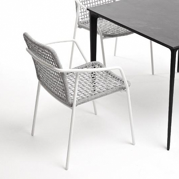 Обеденная группа Малага 4SIS на 4 персоны со стульями "Тунис", каркас белый, роуп светло-серый фото 6