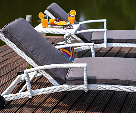 Комплект для отдыха из искусственного ротанга MILANO белый Joygarden