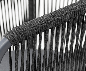 Романо стул плетеный из роупа, каркас алюминий темно-серый (RAL7024) муар, роуп темно-серый круглый, ткань темно-серая 027