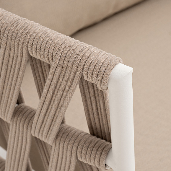 Диего диван 2-местный плетеный из роупа, каркас алюминий белый муар, роуп бежевый круглый, ткань бежевая 052 фото 5