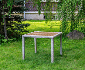 Обеденный стол Amelia Royal Family из искусственного ротанга 90 см, цвет бежевый