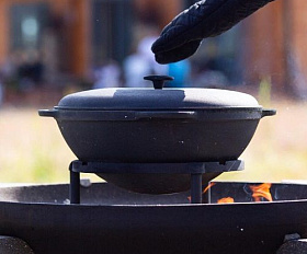 Модульная подставка Concretika с чугунной решеткой