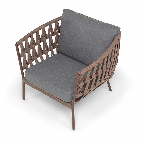 Диего кресло плетеное из роупа, каркас алюминий коричневый (RAL8016) муар, роуп коричневый круглый, ткань темно-серая 027 фото 4