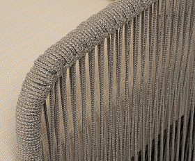 Альбано кресло плетеное из роупа, каркас алюминий светло-серый (RAL7035) муар, роуп серый меланж круглый, ткань Mossle светло-бежевая