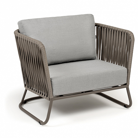 Багамы кресло плетеное из роупа, каркас алюминий бежево-серый (RAL7006) муар, роуп серо-коричневый 23мм, ткань светло-серая фото 3