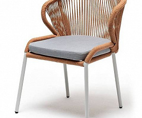 Стул Милан 4SIS плетеный из роупа, каркас алюминий светло-серый (RAL7035) муар, роуп оранжевый меланж круглый, ткань светло-серая