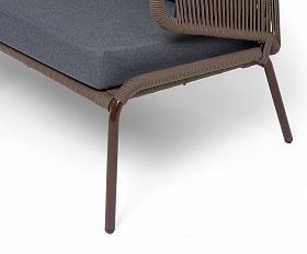 Милан диван 2-местный плетеный из роупа, каркас алюминий коричневый (RAL8016) муар, роуп коричневый круглый, ткань темно-серая 027