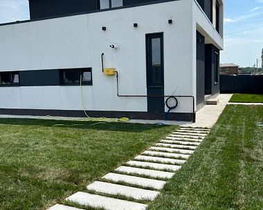 Пошаговая плита для дорожек 600х300х80 мм Белая с фактурой стоунмикс