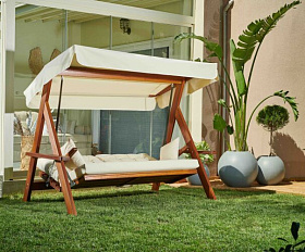 Качели Lyon Royal Family с бежевыми подушками