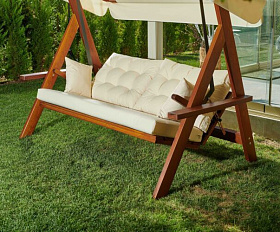 Качели Lyon Royal Family с бежевыми подушками