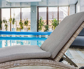 Шезлонг Agata Royal Family из искусственного ротанга с матрасом, цвет бежевый