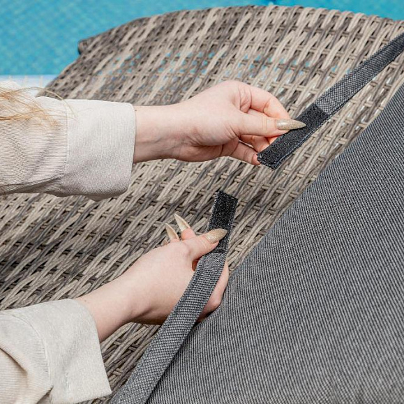 Шезлонг Agata Royal Family из искусственного ротанга с матрасом, цвет серый фото 6