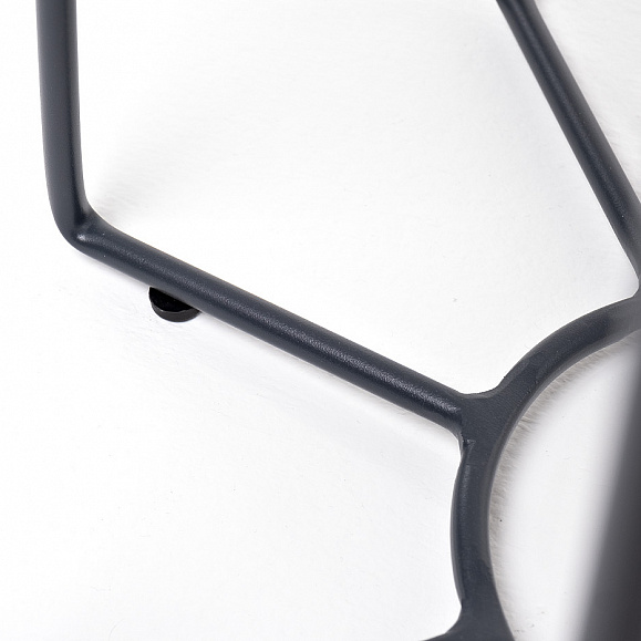 Эквадор журнальный стол из HPL круглый Ø40 H55, каркас из алюминия темно-серый (RAL 7024) муар, цвет столешницы серый гранит фото 4