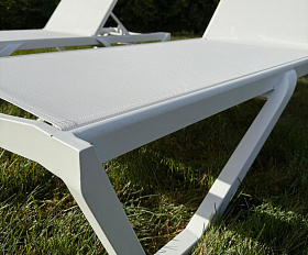 Шезлонг Enzo Royal Family из алюминия белый