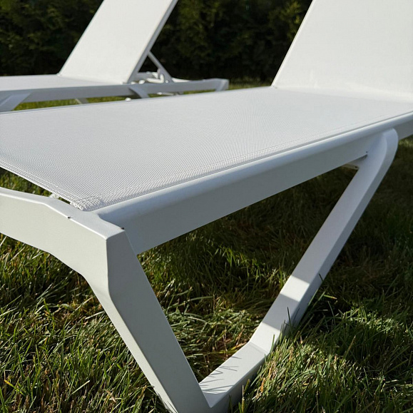 Шезлонг Enzo Royal Family из алюминия белый фото 3