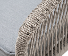 Канны кресло плетеное из роупа, каркас алюминий светло-серый (RAL7035) муар, роуп серый меланж круглый, ткань светло-серая