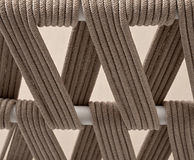 Диего диван 2-местный плетеный из роупа, основание дуб, каркас алюминий светло-серый (RAL7035) шагрень, роуп бежевый круглый, ткань бежевая 15052