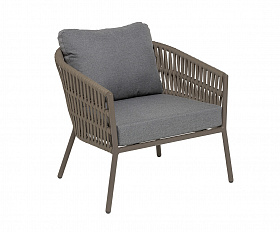 Комо кресло плетеное из роупа, каркас алюминий бежево-серый (RAL7006) муар, роуп серо-коричневый 23мм, ткань темно-серая 027