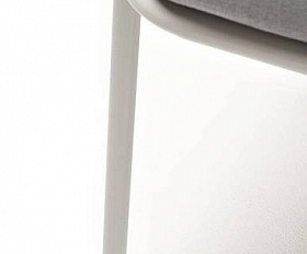 Стул Марсель 4SIS плетеный из роупа, каркас алюминий светло-серый (RAL7035) муар, роуп серый меланж круглый, ткань светло-серая