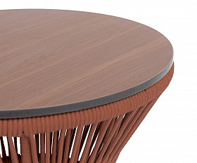 Мадрид журнальный стол из HPL круглый Ø50 H55, каркас из алюминия коричневый (RAL8016) муар, цвет дуб, роуп красный (8372) круглый tex