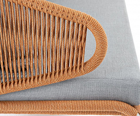 Диван двухместный Милан 4SIS из роупа (веревки), каркас алюминий светло-серый (RAL7035) шагрень, роуп оранжевый меланж круглый, ткань светло-серая