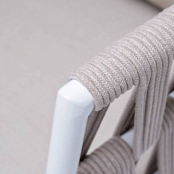 Кресло Диего 4SIS плетеное из роупа, основание дуб, каркас алюминий светло-серый (RAL7035) муар, роуп бежевый круглый, ткань бежевая 52 фото 2