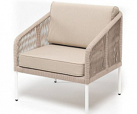 Кресло Канны 4SIS плетеное из роупа, каркас алюминий белый муар, роуп бежевый круглый, ткань бежевая 52 высота посадки 45 см