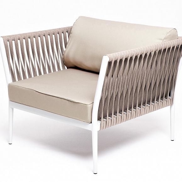 Касабланка кресло плетеное из роупа, каркас алюминий светло-серый (RAL7035) муар, роуп серо-коричневый 23мм, ткань бежевая 15052 фото 1