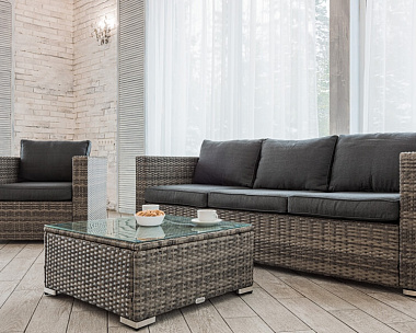 Лаунж-зона Karl Royal Family из искусственного ротанга с трёхместным диваном, цвет серый
