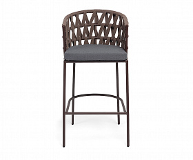 Диего стул барный плетеный из роупа, каркас из стали коричневый (RAL8016) муар, роуп коричневый круглый, ткань темно-серая 027