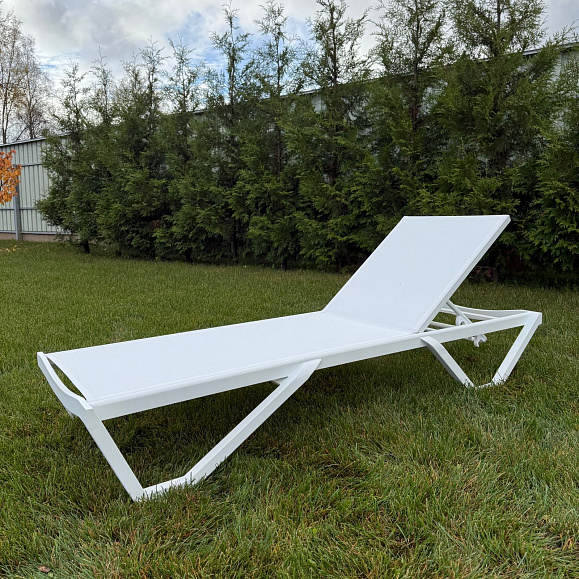 Шезлонг Enzo Royal Family из алюминия белый фото 1