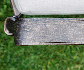 Обеденное кресло Wilhelm Royal Family из литого алюминия