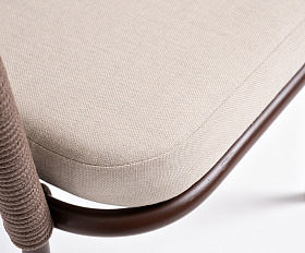 Лион стул плетеный из роупа, каркас из стали коричневый (RAL8016) муар, роуп коричневый круглый, ткань бежевая 15052