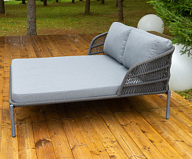 Позитано лежак плетеный из роупа, каркас алюминий темно-серый (RAL7024) муар, роуп темно-серый круглый, ткань темно-серая 027