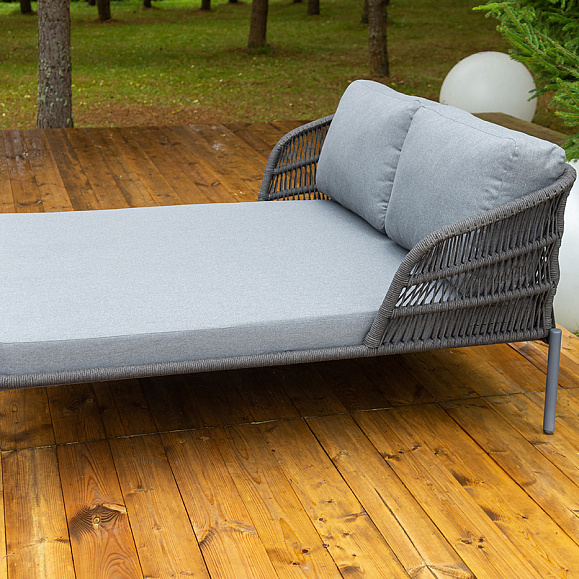 Позитано лежак плетеный из роупа, каркас алюминий темно-серый (RAL7024) муар, роуп темно-серый круглый, ткань темно-серая 027 фото 5