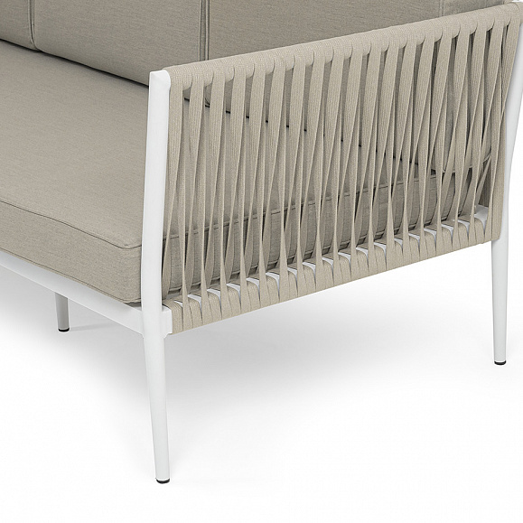 Касабланка диван 3-местный плетеный из роупа, каркас алюминий белый муар, роуп бежевый 20мм, ткань бежевая 052 фото 4