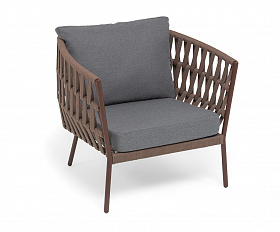 Диего кресло плетеное из роупа, каркас алюминий коричневый (RAL8016) муар, роуп коричневый круглый, ткань темно-серая 027