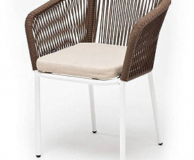 Стул Марсель 4SIS плетеный из роупа, каркас алюминий белый муар, роуп коричневый круглый, ткань бежевая 52